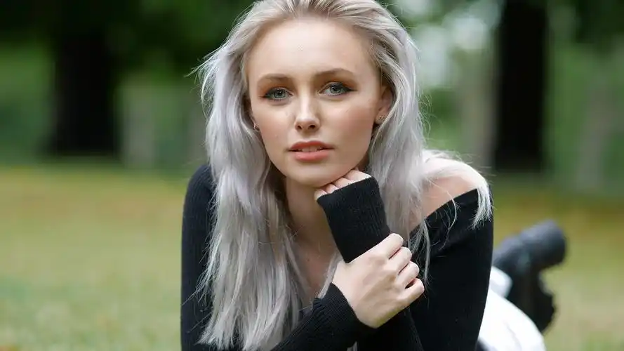 欧美美女迷人写真图片桌面壁纸