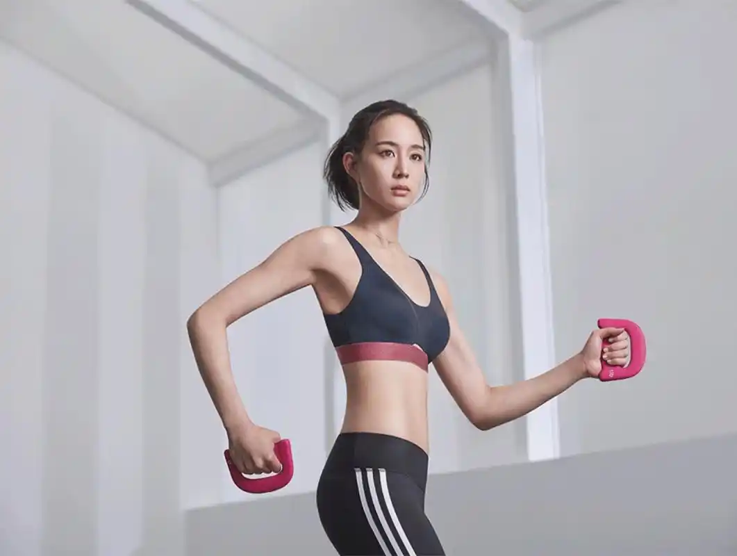 给你来一剂强心针看看张钧甯的身材多苗条你还不赶紧去健身