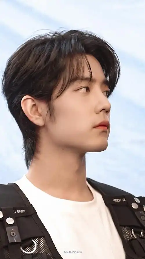 肖战##肖战平安喜乐#这侧脸,,,绝鲨