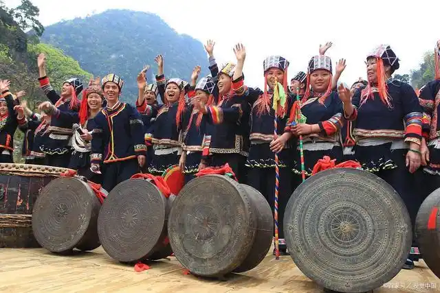 广西铜鼓是中国古代文化艺术宝库中的珍品.