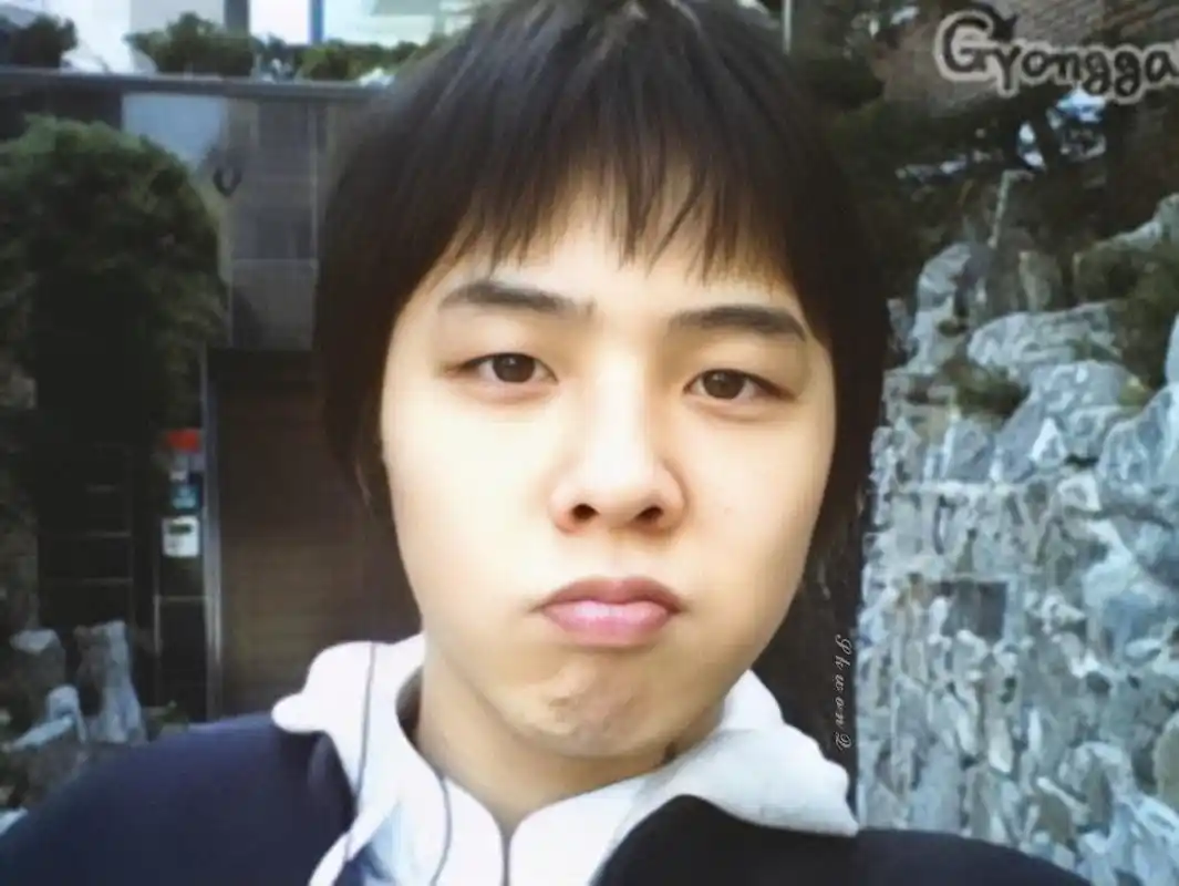 一起回顾权志龙学生时期的照片从小就很有魅力的gd