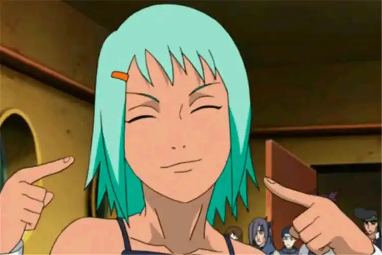 泷忍村的七尾人柱力芙,有着一头蓝绿色的短发,常常别着一个橙色的发卡