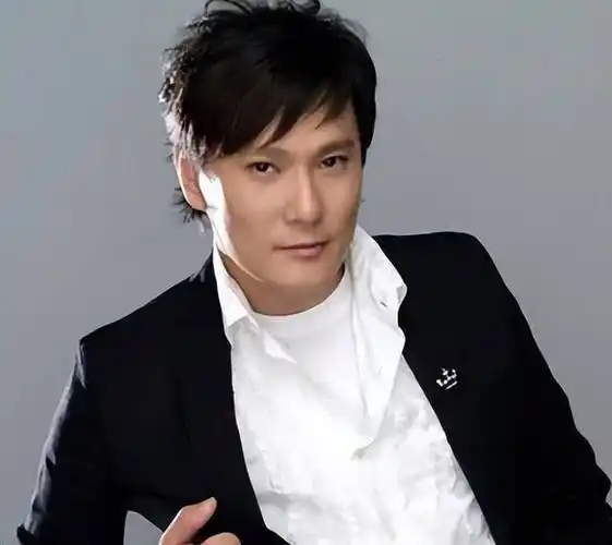 丑,李宗盛嫌他呆,被指已过气,一场演唱会打脸无数人_音乐_张信哲_歌曲