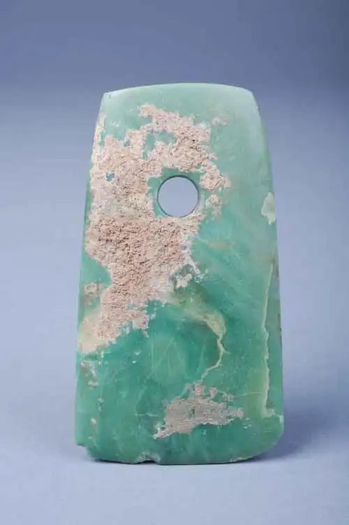 文物背后的故事:新石器时代龙山文化穿孔玉斧|玉器|旧石器_网易订阅