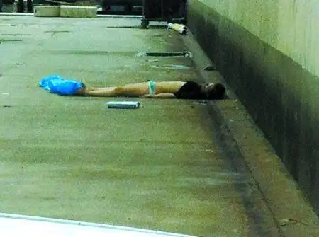 郑州年轻女子在洗浴中心半裸坠亡(图)