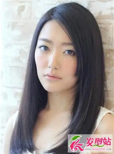 女生大气直发发型洋气风靡有魅力
