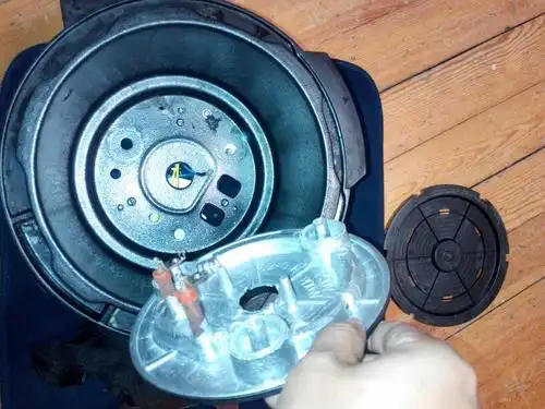 奔腾电压力锅le405,工作运行时显示 e4故障,请问怎么解决?急