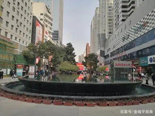 图片为张掖路步行街