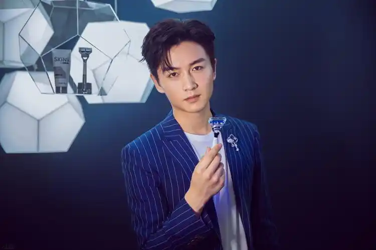 吉列新晋代言人陈晓携全新云感系列锋芒登场 重新定义男士护肤第一步