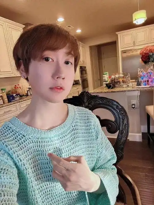 与女友私密影片泄露走红,如今撞脸王一博!古早网红刘梓晨引热议