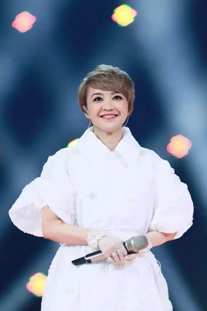 千千晚星照亮你的跨年夜,陈慧娴加盟江苏卫视跨年演唱会