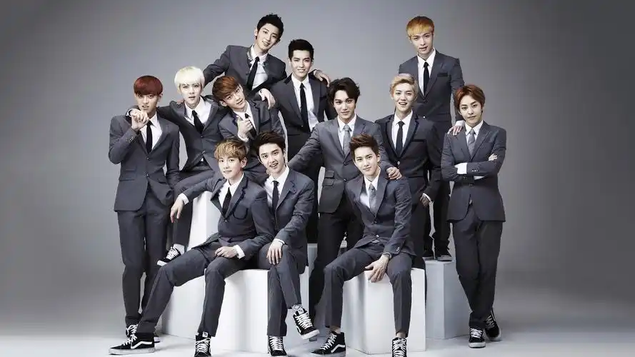 exo长腿男神日韩明星桌面壁纸