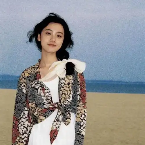 复古港风女生微信头像