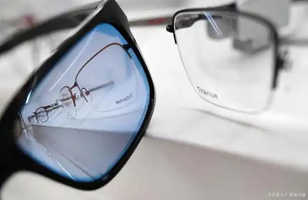 是否需要佩戴护目镜以保护眼睛免受蓝光伤害?