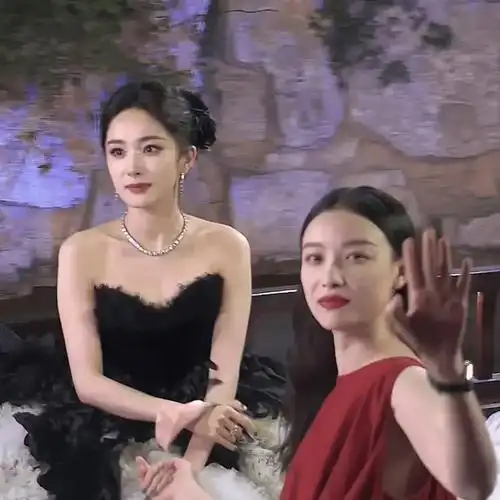 刘冲官宣为vogue主编,杨幂笑了,张婧仪要飞升了,李沁有机会了