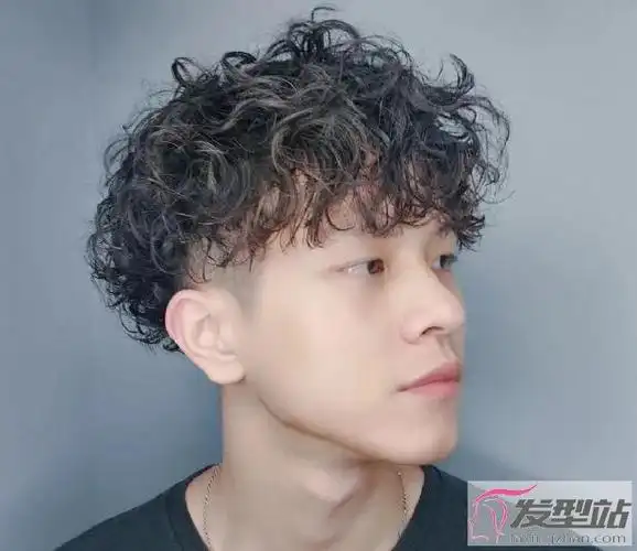 2021男生烫头推荐最帅的烫发打造男神风