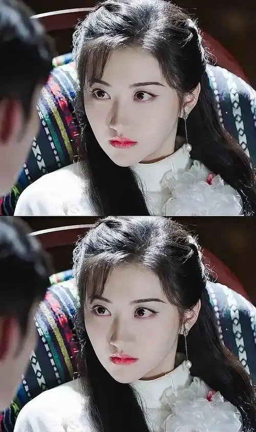 在达那白衫的司藤真清纯