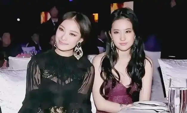 刘亦菲倪妮同框,一个端庄大气,一个故作姿态
