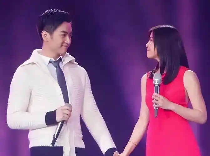 余征瑶_中戏_父母