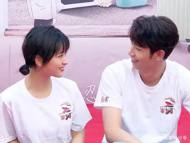 《我亲爱的小洁癖》未播先火,沈月,刘以豪cp感满满,剧照超甜!