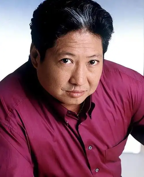 有一次洪金宝说很多人都可以喊周星驰为星爷但我不能