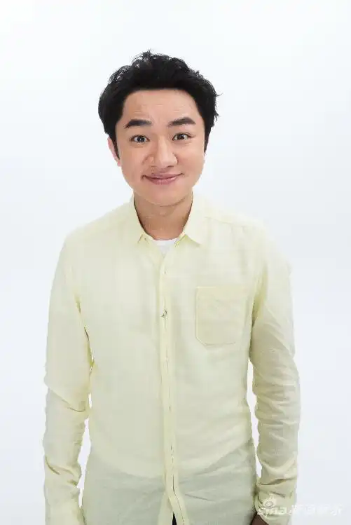 百变大咖王祖蓝:曾拿8000底薪,参加内地综艺爆红,如成人生赢家