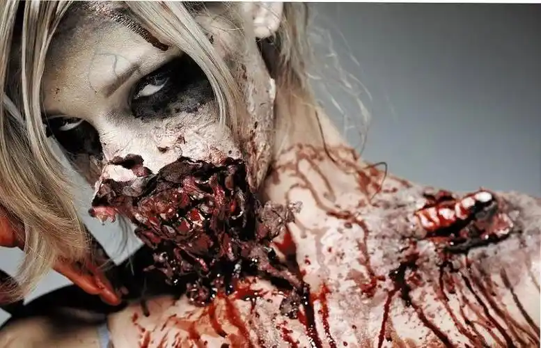 恐怖午夜恶鬼出街无路可逃传说有一件古老的亚特兰蒂斯宝藏在百年前被