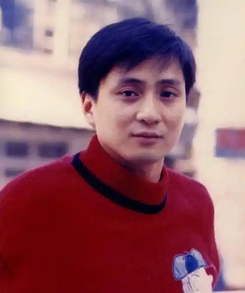 小25岁娇妻笑嘻嘻 三个女人宠上天_汤镇业_生活_家庭