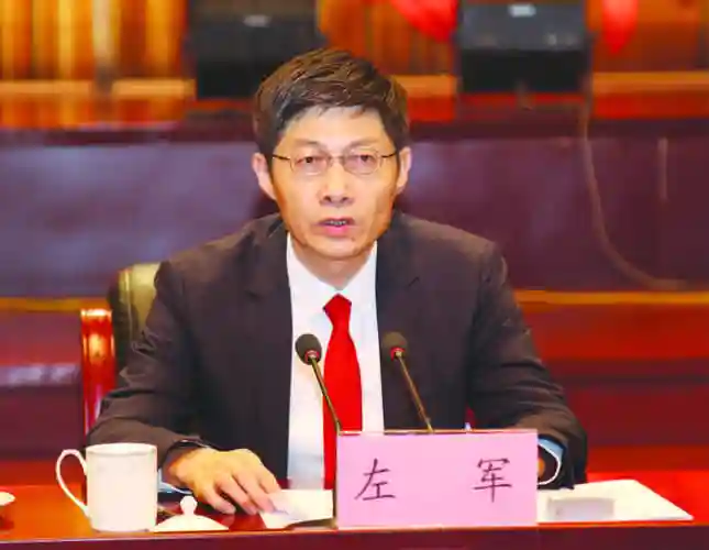 (2019年12月30日)左军本文字数:11697———在县委十二届八次全体