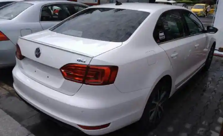 大众 速腾 gli 2.0tsi dsg 白色 自动档