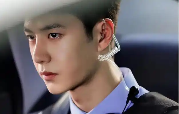 不要再替王一博感到遗憾了,事实上,他已走上男演员的另一条大道|肖战