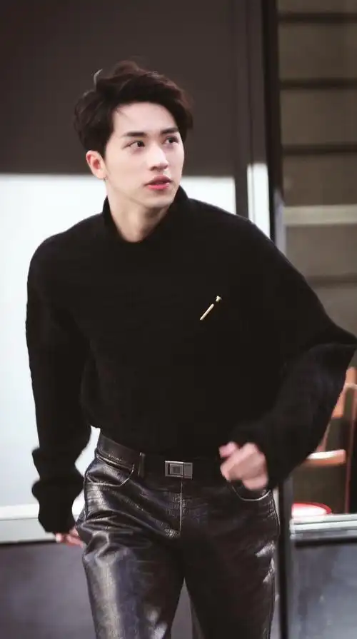 可以用许魏洲的照片帅惨我吗