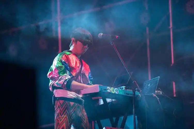 新裤子乐队2019昆明草莓音乐节彭磊赵梦