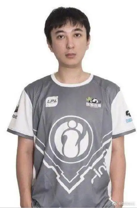 王思聪评论罗志祥:四十岁啦还自称男孩