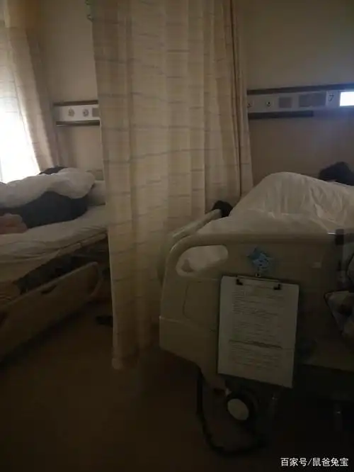 晚上十点的肿瘤医院胸外科病房区,如果可以选择,谁都不愿来这里