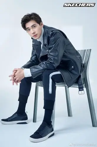 李易峰全新宣传图出炉 运动型男独具峰格