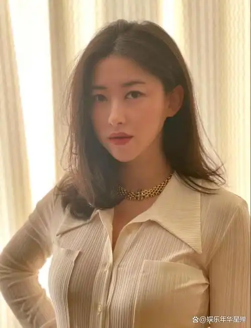 随后,朱珠陆续出演了外国影片《秘密分享者》,《云图》,《绝命航班》