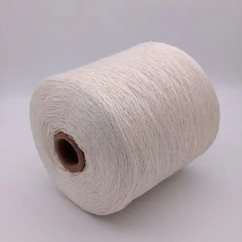 7n支亚麻光丝由亚麻纤维和粘胶长丝高捻而成.纱线手感硬朗,表面光洁.