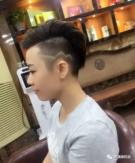 寻找你的发型 在女生短发界里有一种短发,被七大姑八大姨称为"假小子"