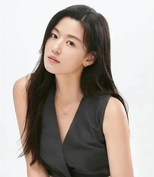 全智贤,优雅知性的气质美女,靓丽唯美的外形,太漂亮啦