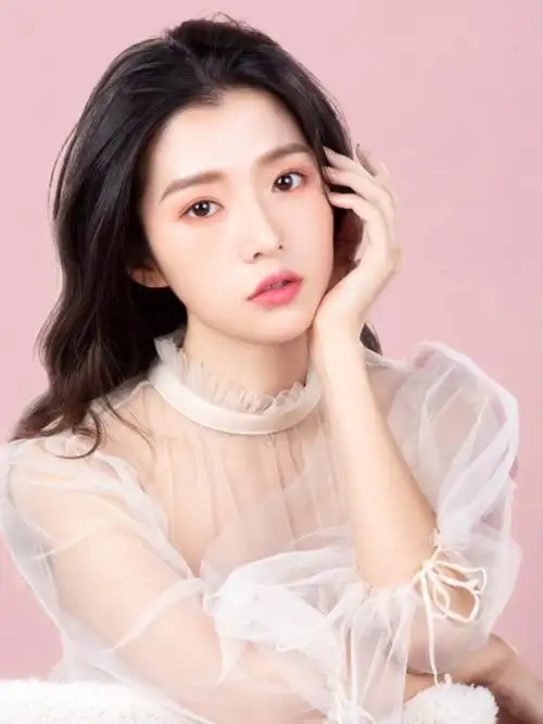 人物美容网红护肤性感小清新女模美背复古甜美性冷淡ins造型法式青春