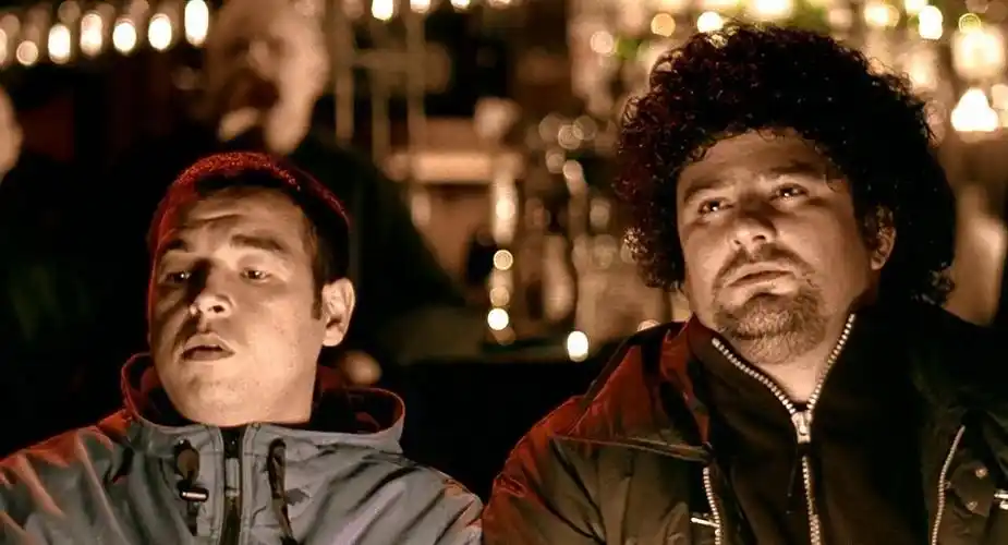 《两杆大烟枪》:故事原型,人物形象分析及电影元素解构