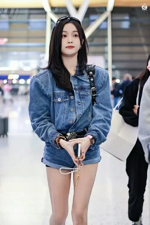 吴宣仪机场状态