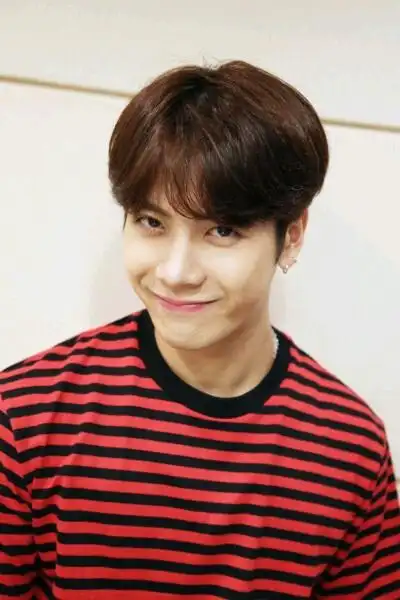 借着探病表白结果被反撩了? 王嘉尔x你