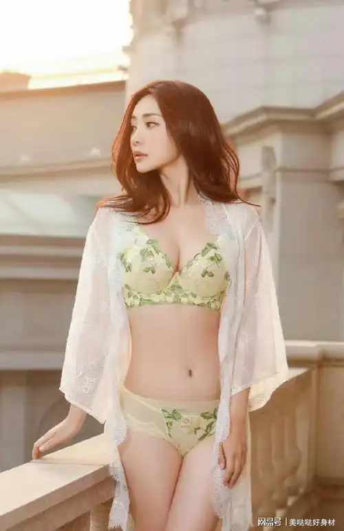 柳岩,内衣写真,线条真实,圆润饱满,令人神往