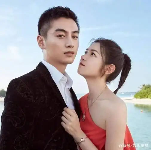 原来不是装出来的 如果你想谈论娱乐圈最甜蜜的明星情侣,那一定是