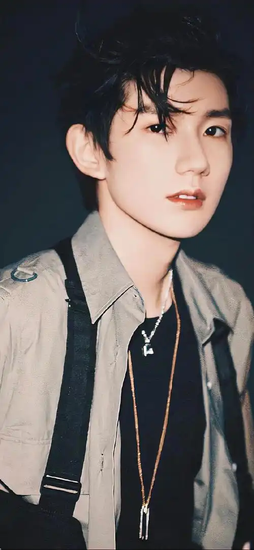 王源手机壁纸好喜欢啊