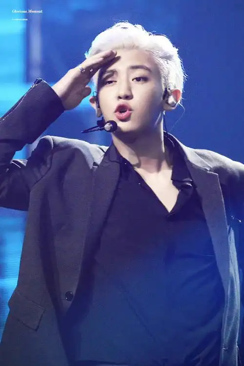 knock 开启时光机97白发,背头,侧剃几个关键词,让朴灿烈用荷尔蒙在