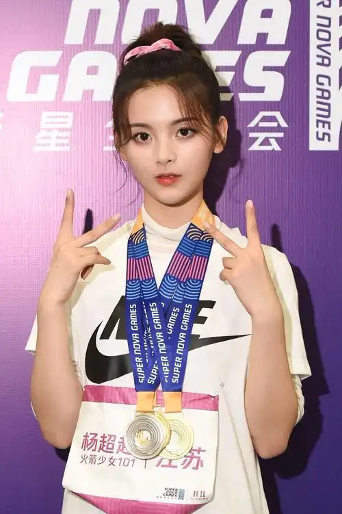 杨超越确认出演长安诺因紧张狂背台词