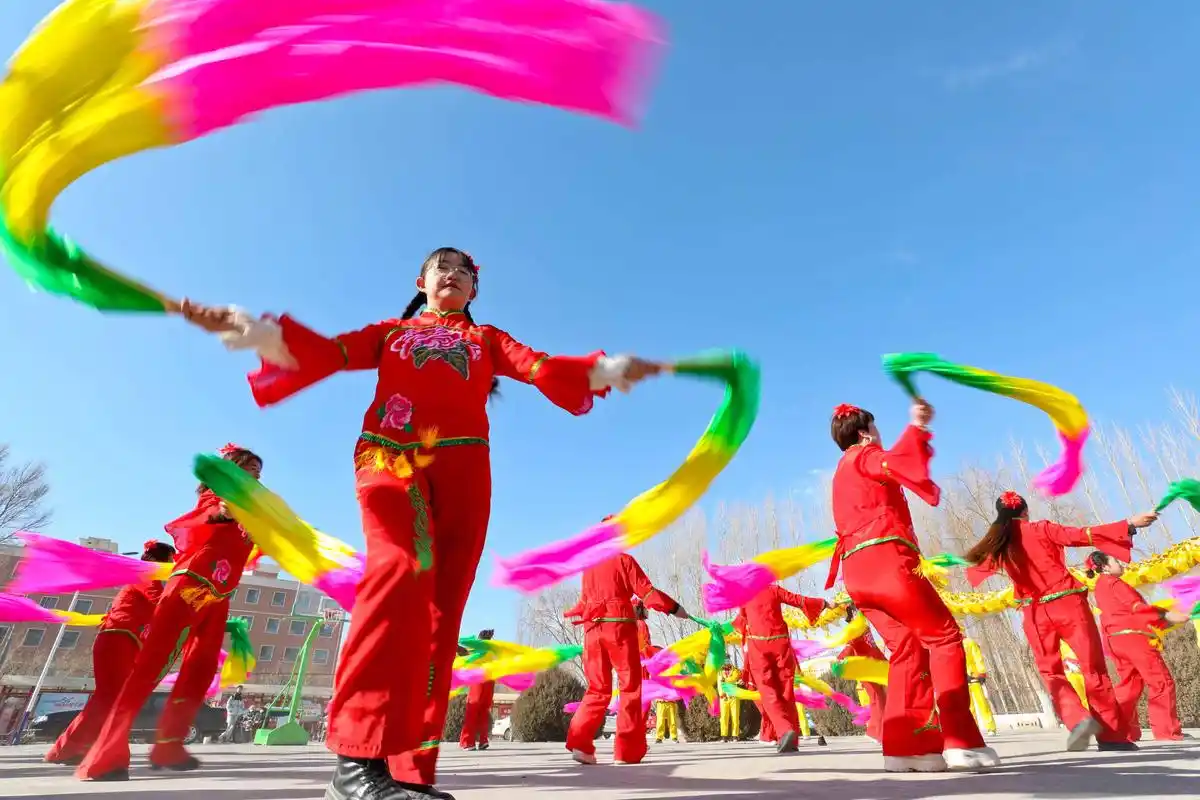 临泽舞龙耍狮展风采传统社火迎新春